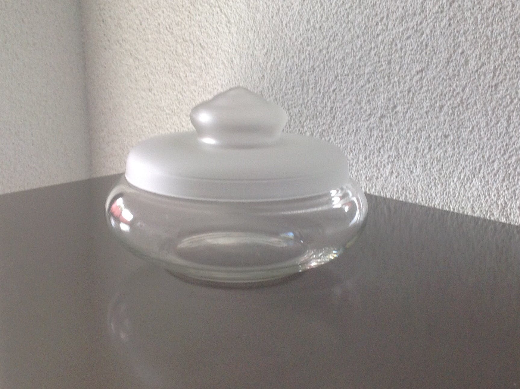 Royal Leerdam - Jacques Boon, koekdoos en bonbonnière van glas kopen? Bied vanaf 15!