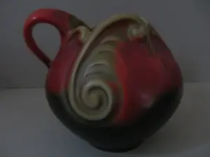 N.V. Porselein- en Tegelfabriek Mosa - 2 kannen en een vaas kopen? Bied vanaf 60!