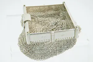 78 - Volledig handgemaakt 2e ghlt zilveren beursje gekeurd met oa. meesterteken kopen? Bied vanaf 110!