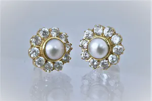 Elegante set 20Krt geel-gouden rozet dames-oorschroeven met parel en zirkonen kopen? Bied vanaf 90!