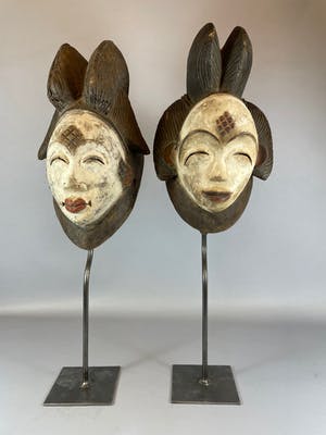 Punu - 2 Old Tribal used African Punu mask with 2 stands - Gabon kopen? Bied vanaf 150!