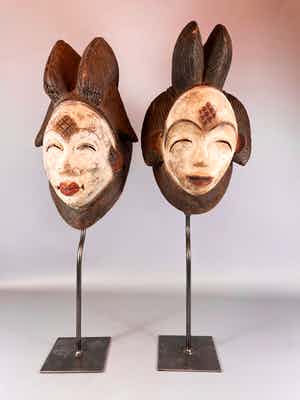 Punu - 2 Old Tribal used African Punu mask with 2 stands - Gabon verkocht voor € 150!