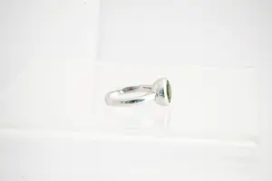 159- Massief 14 Krt wit-gouden design ring met lichtgroene 2.50ct edelsteen kopen? Bied vanaf 170!