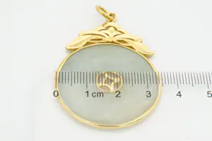 58 - Grote hoog gehalte 20 Krt gouden hanger met lichtgroene ronde Jade kopen? Bied vanaf 430!