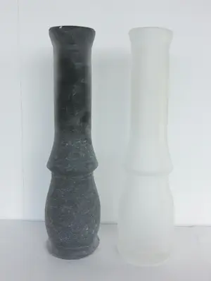 Bernard Heesen - / de Oude Horn, Twee grote vazen in zwart en wit - Oche Hora kopen? Bied vanaf 350!