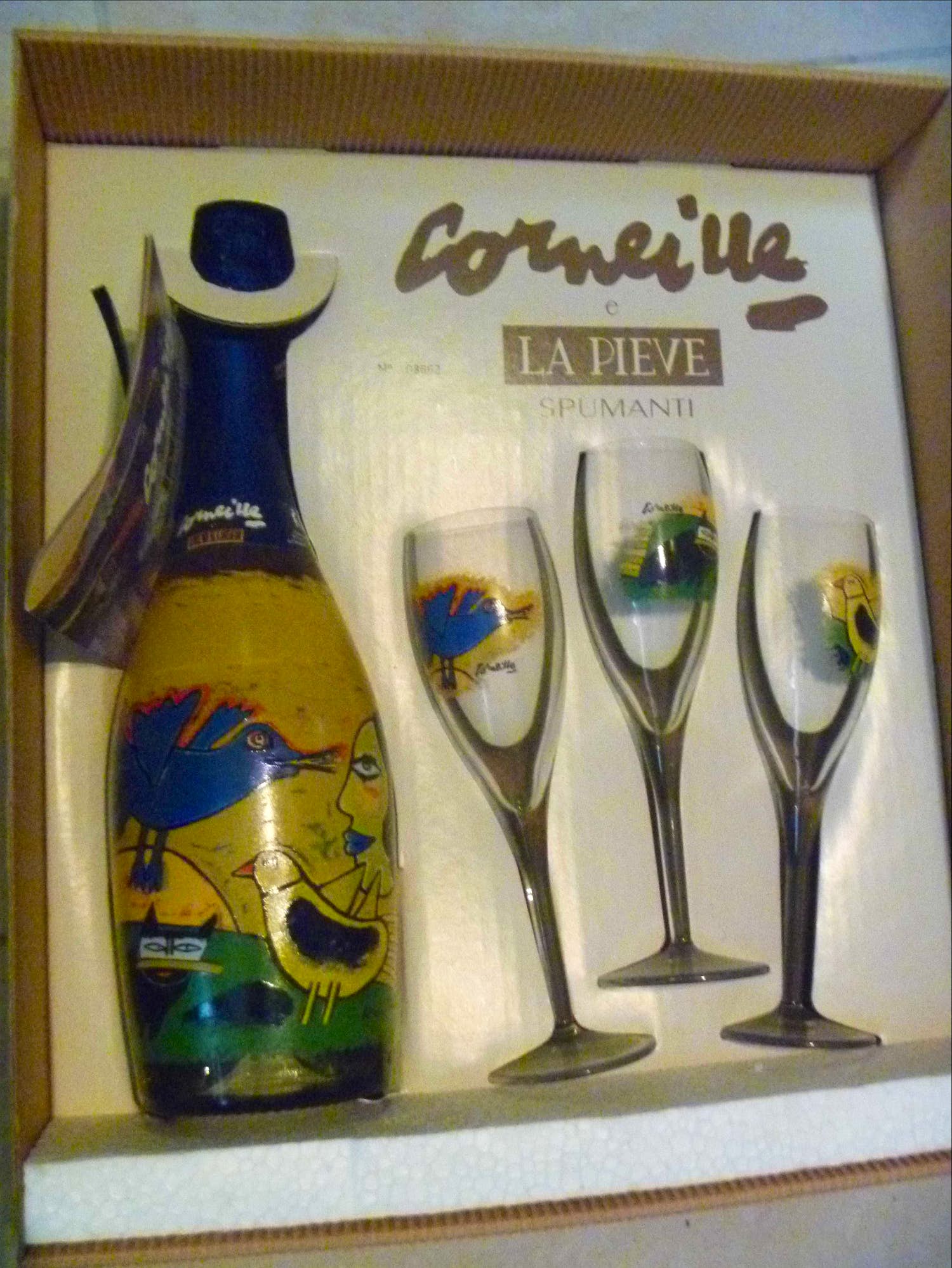 Corneille - fles la Pieve Spumanti met 3 flutes in originele doos kopen? Bied vanaf 69!