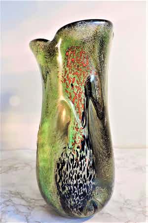 Niet of onleesbaar gesigneerd - Roemeense vaas verkocht voor € 10!