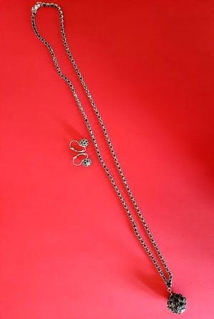 Curiosa - Vintage sieraden - jaren 1965 kopen? Bied vanaf 1!