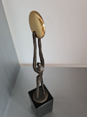 Corry Ammerlaan - Artihove Beeld " Op weg naar een Zonnige toekomst " kopen? Bied vanaf 55!