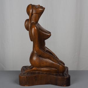 Niet of onleesbaar gesigneerd - Zeer fraai houten vrouwen beeld "Amsterdamse school". kopen? Bied vanaf 1!