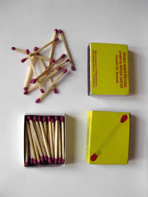 Mircea Cantor - Double Heads Matches - laatste exemplaren kopen? Bied vanaf 1!