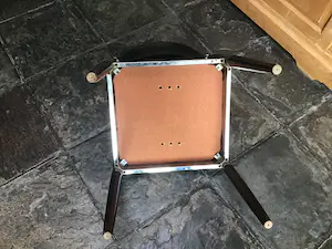 Niet of onleesbaar gesigneerd - Logohuman vintage eetkamerstoel jaren ‘60. kopen? Bied vanaf 1!