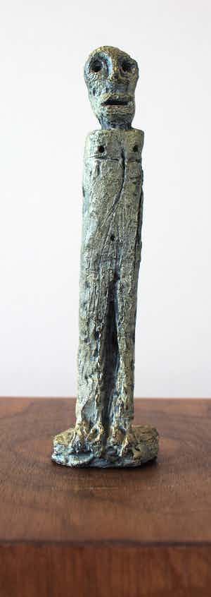 Rik van Iersel - gesigneerd bronzen sculptuur: staand figuur verkocht voor € 450!