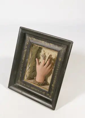 Odette van den Molengraft-Saulnier - Wandobject, Le toucher - Ingelijst kopen? Bied vanaf 1!