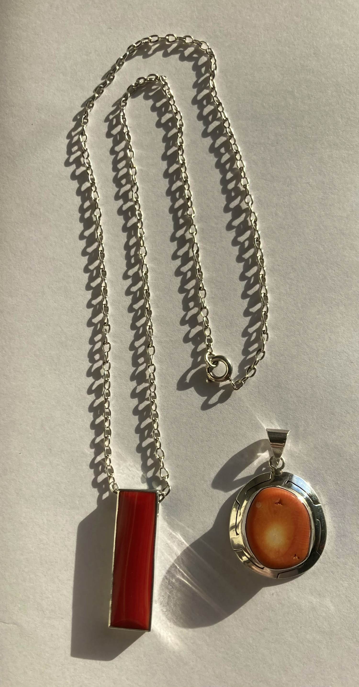 Buy Zilver - 2 sixties hangers met ketting - zilver 925? Bid from 65!
