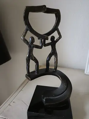 AcheterNiet of onleesbaar gesigneerd - Zwaarder bronzen beeld Winnaars? Enchérissez de 10!