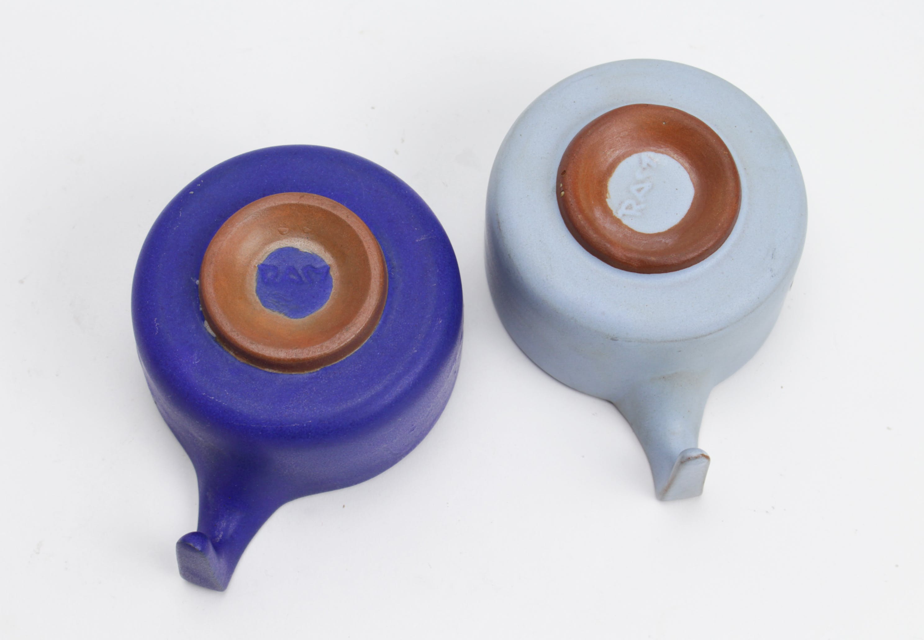 Plateelbakkerij Ram - 2 aardewerk koppen kopen? Bied vanaf 7!