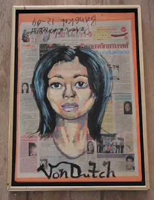 Peter Klashorst - ingelijst acryl op Thaise krant op board - 2004 kopen? Bied vanaf 199!