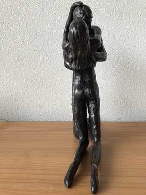 Niet of onleesbaar gesigneerd - Groot beeld " VERLIEFD STEL " kopen? Bied vanaf 1!