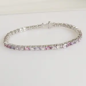AcheterRoze saffieren armband? Enchérissez de 3085!
