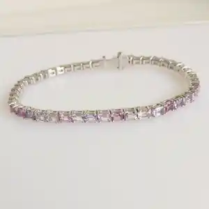 AcheterRoze saffieren armband? Enchérissez de 3085!