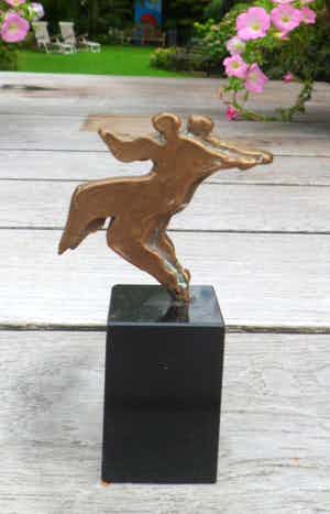 Eric Claus - brons op sokkel - Tango - prachtig patina! verkocht voor € 149!