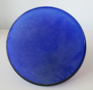 Niet of onleesbaar gesigneerd - Drie blauwe vintage glazen vazen kopen? Bied vanaf 1!