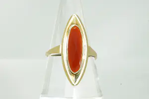 Acheter16 - 14 karaats geelgouden vintage markiesvormige ring met ovalen carneool? Enchérissez de 210!