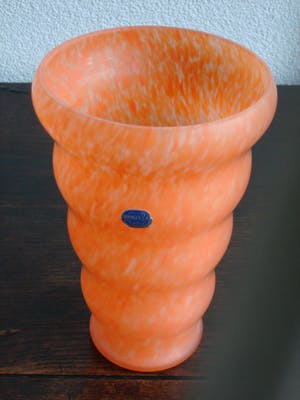 Niet of onleesbaar gesigneerd - ORANJE DESIGN VAAS kopen? Bied vanaf 1!