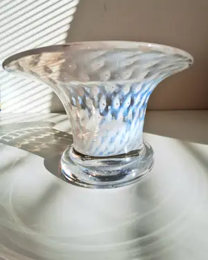 Kosta Boda - Bertil Vallien (1938), schaal 'Cirrus', uniek kopen? Bied vanaf 79!