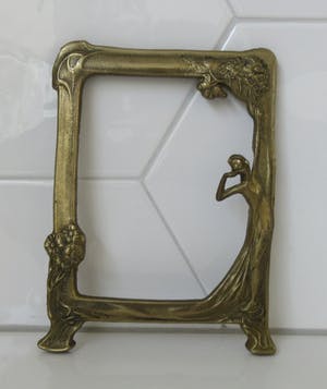 Niet of onleesbaar gesigneerd - Art nouveau messing fotolijstje kopen? Bied vanaf 10!