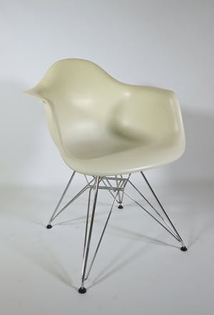 Ray en Charles Eames - Vier DAR stoelen door Vitra kopen? Bied vanaf 1!