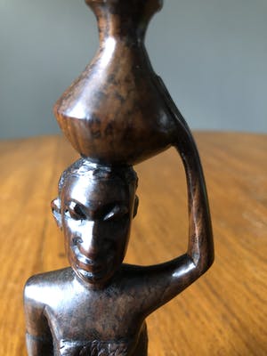 Niet of onleesbaar gesigneerd - Afrikaanse waterdrager kopen? Bied vanaf 1!