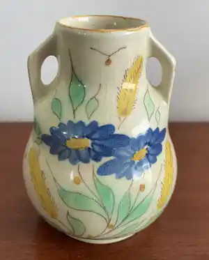 Kunstaardewerkfabriek Regina - Art Nouveau platelen vaasje decor Zomer verkocht voor € 75!