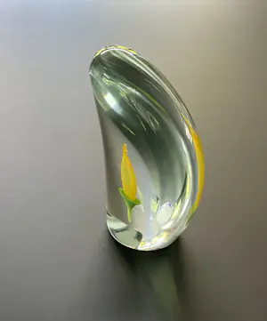 Emanuel Beranek - MASSIEF GLAZEN OBJECT met bloem kopen? Bied vanaf 39!