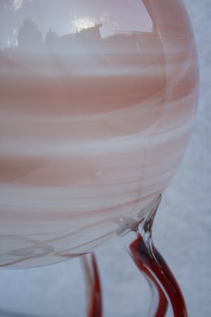 Niet of onleesbaar gesigneerd - Prachtige Grote Design Handgeblazen Kristallen Bonbonniere (20e eeuw) (1) kopen? Bied vanaf 1!
