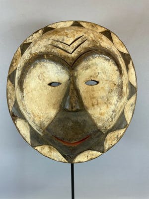 Eket - 210955 - Old & Tribal used African round mask from Eket - Nigeria. kopen? Bied vanaf 65!