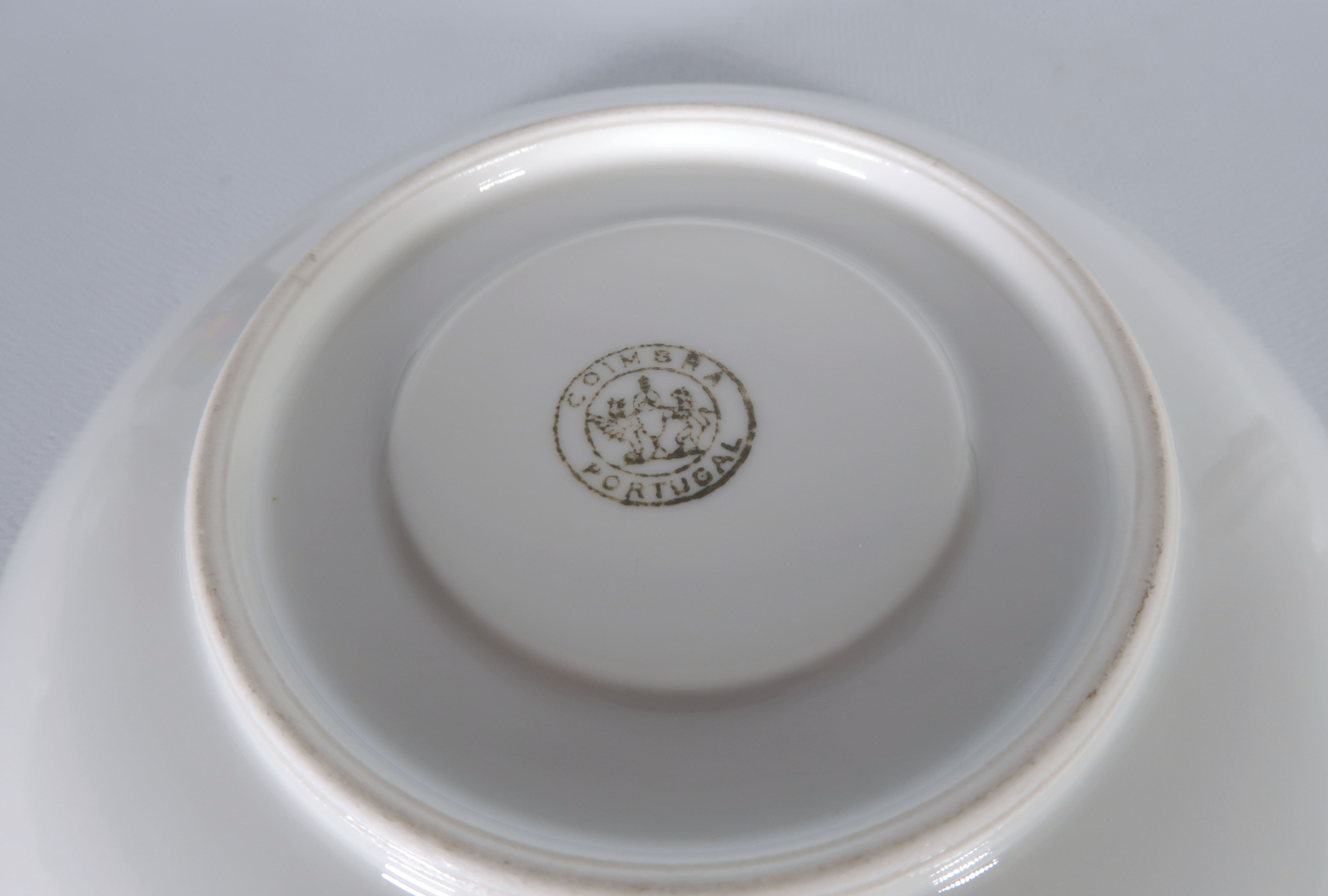 Niet of onleesbaar gesigneerd - Porselein, 14-delig Portugees servies kopen? Bied vanaf 1!