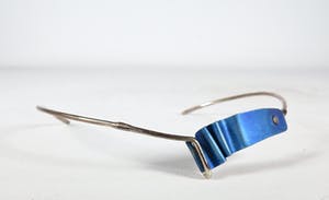 Huub Mikx - Zilveren spang-collier met wisselplaatjes kopen? Bied vanaf 1!