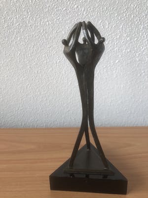 Corry Ammerlaan - Prachtig beeldje " SAMENWERKING " kopen? Bied vanaf 35!