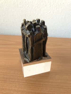 Frans Steginga - Prachtig beeldje " GEBUNDELDE KRACHT " verkocht voor € 35!