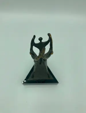 Corry Ammerlaan - handgesigneerde sculptuur | 'Connection' kopen? Bied vanaf 35!