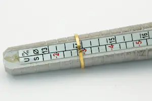 52- Leuke 18 Krt gouden dames / kinder ring met vlinder - kleine maat! kopen? Bied vanaf 40!