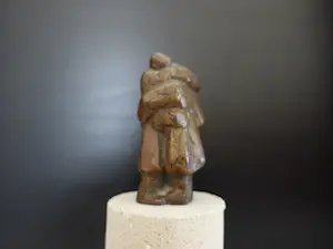 Theo Schreurs - "Omhelzing" in brons kopen? Bied vanaf 110!