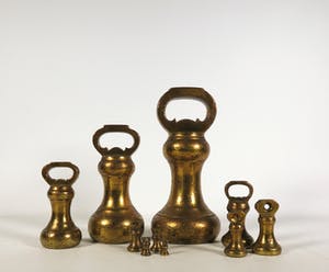 Niet of onleesbaar gesigneerd - Set van tien bronzen gewichten kopen? Bied vanaf 1!
