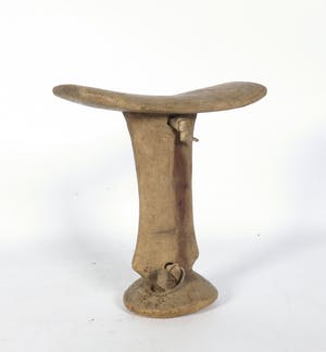 Kenia - Houten hoofdsteun (tevens kruk) met leren draagriem. kopen? Bied vanaf 1!