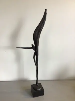 Klaas van den Berg - Zeldzaam sculptuur ( Titel onbekend). kopen? Bied vanaf 149!