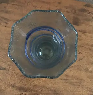 Kosta Boda - Zware kaarsenhouder gemerkt en museum glas slingervaas kopen? Bied vanaf 50!