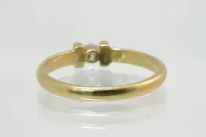 69 - Zo goed als nieuwe 18krt gouden solitair ring met 0.15ct (I/si3) diamant kopen? Bied vanaf 190!