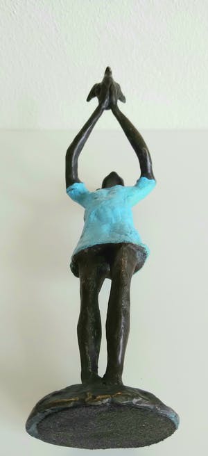 Brons (Onbekend) - meisje in blauwe jurk laat vogel vrij kopen? Bied vanaf 1!